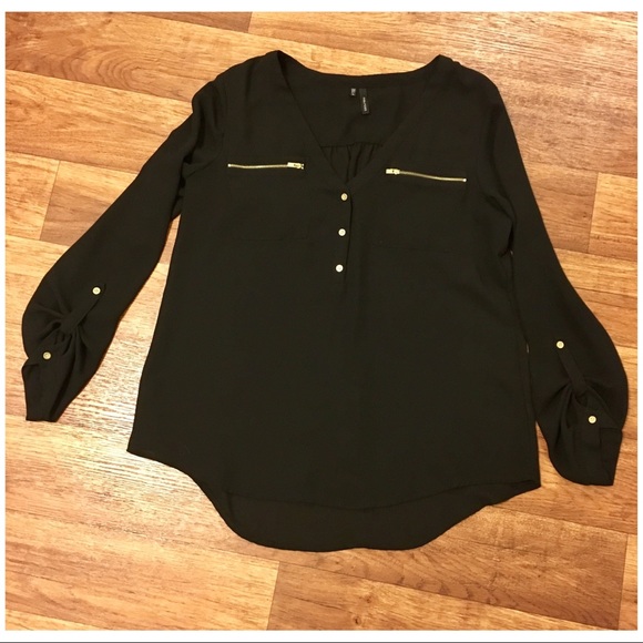 ❌SOLD❌ Classic Black & Gold Blouse - Picture 4 of 5